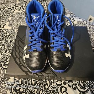 Youth cleats by under armour